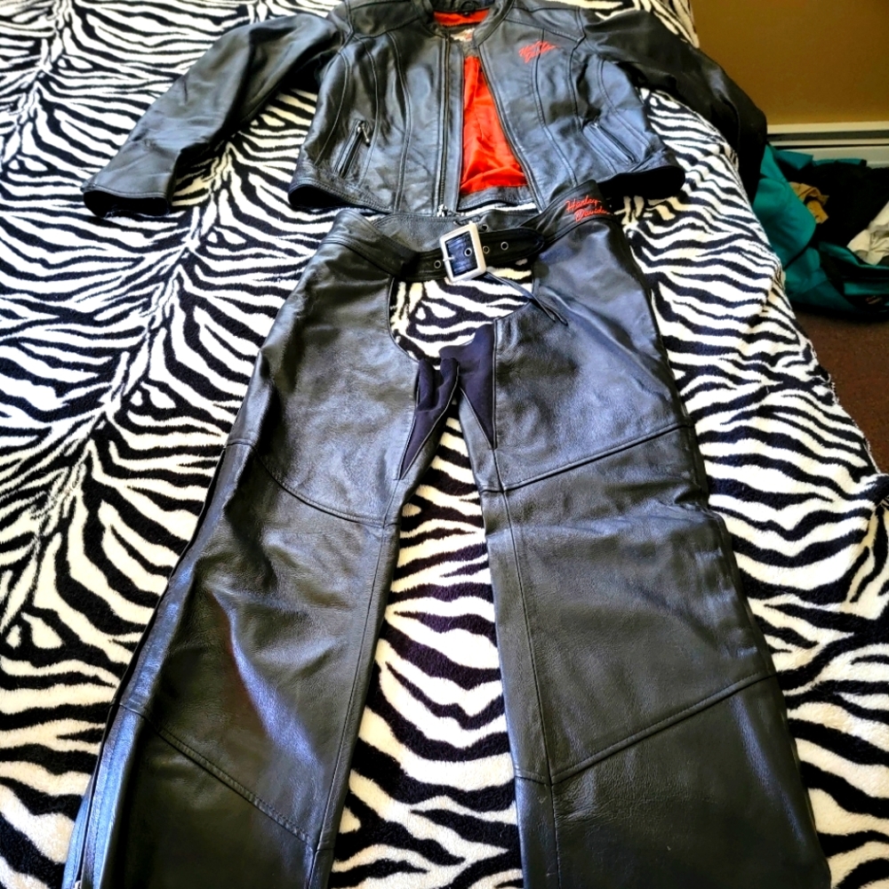 Full Women's Harley Davidson Leather Jacket/Chaps